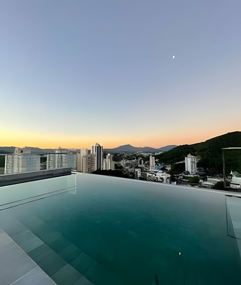 LOFT UP 509 | Mobiliado | WIFI | Piscina | Vaga