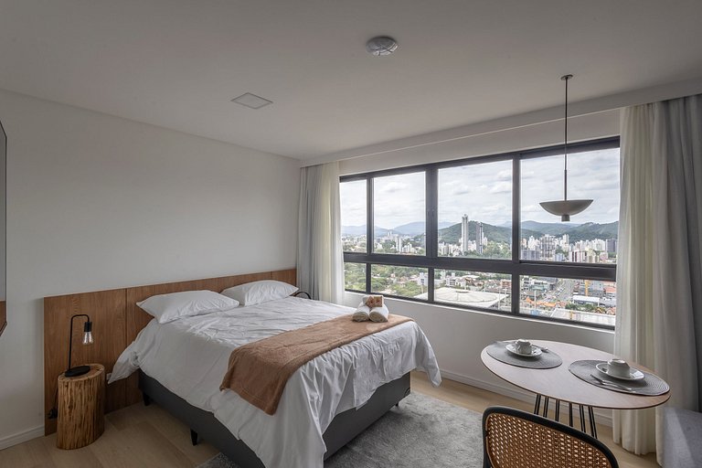 LINDO Loft 2005• Piscina/Academia/Vaga