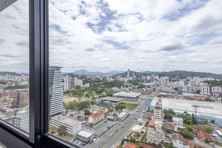 LINDO Loft 2005• Piscina/Academia/Vaga